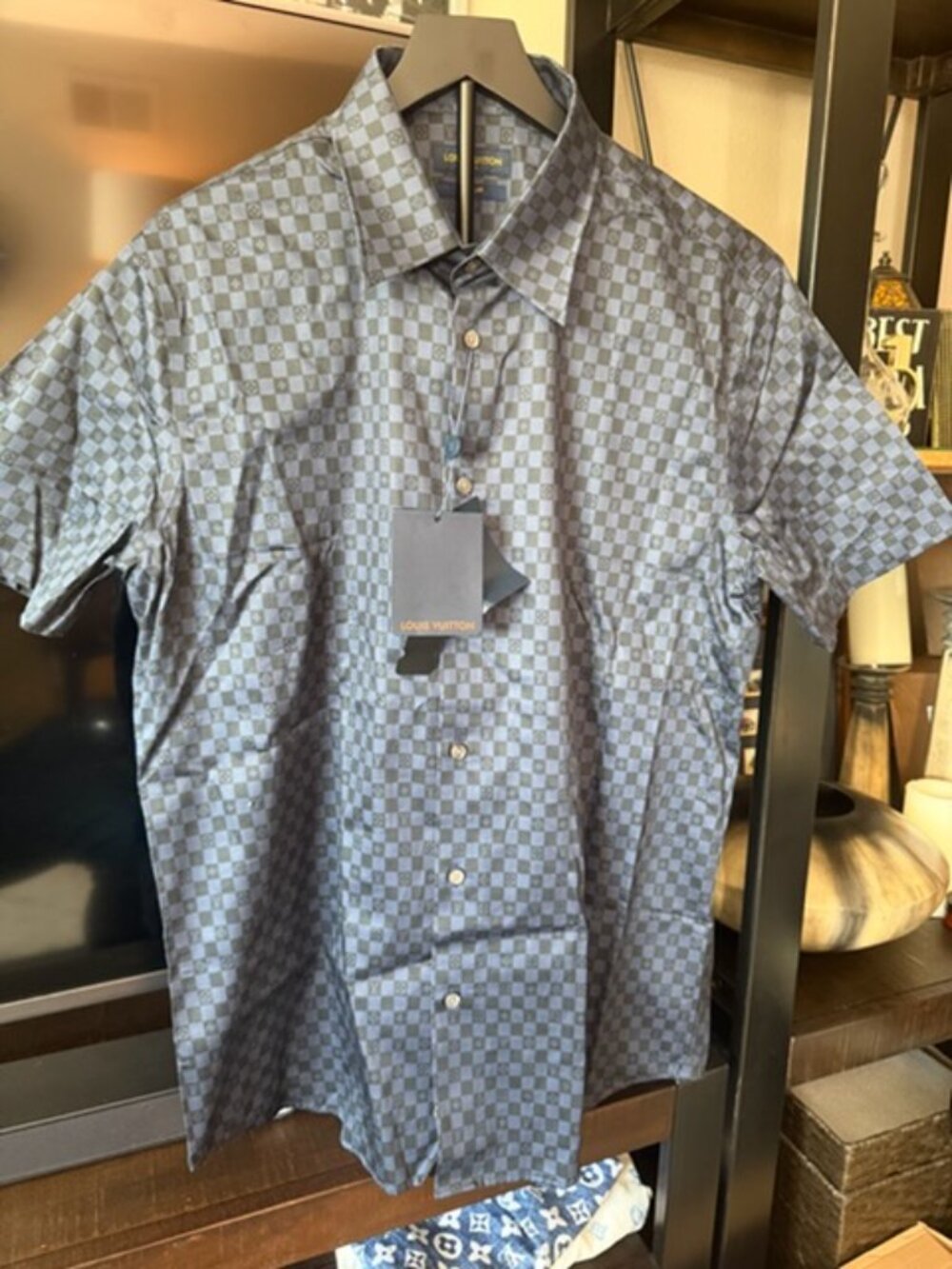 LOUIS VUITTON S/S Button Up Shirt never worn